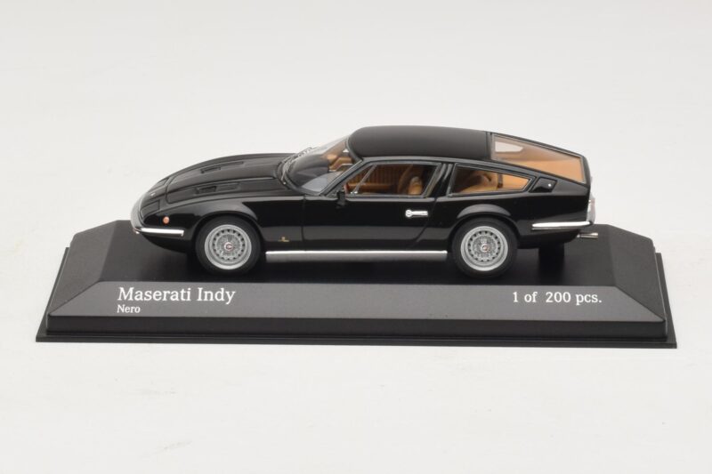 Maserati Indy Negru Minichamps 1:43 Maserati Indy Negru Minichamps 1:43 437123121 Metal