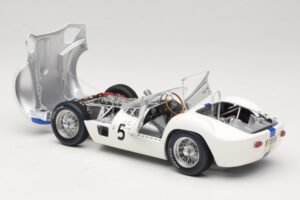 Maserati Tipo 61 #5 S. Moss / D. Gurney Camoradi ADAC 1000km Nurburgring Winner 1960 Minichamps 1:18 100601205 Metal - imaginea 5 din 8