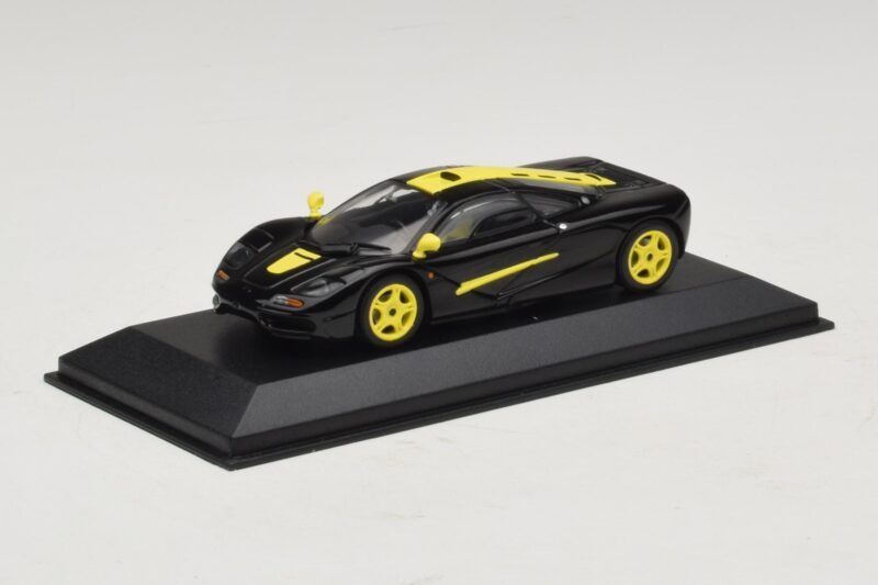 McLaren F1 Negru Cu Dungi Galbene Minichamps 1:43 McLaren F1 Negru Cu Dungi Galbene Minichamps 1:43 MCLAREN004 Metal