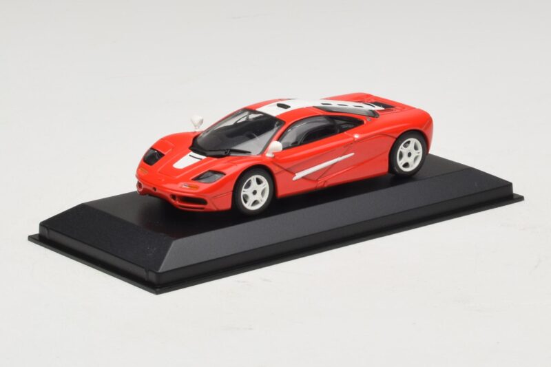 McLaren F1 Roșu Cu Dungi Albe Minichamps 1:43 McLaren F1 Roșu Cu Dungi Albe Minichamps 1:43 MCLAREN005 Metal