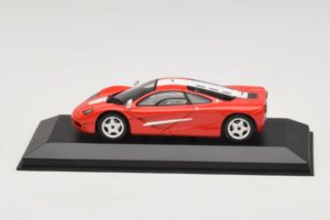 McLaren F1 Roșu Cu Dungi Albe Minichamps 1:43 MCLAREN005 Metal - imaginea 3 din 4