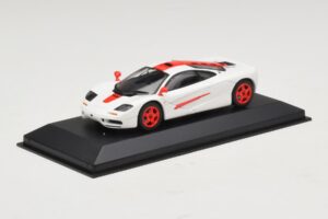 McLaren F1 Alb Cu Dungi Roșii Minichamps 1:43 MCLAREN003 Metal