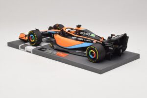 McLaren MCL36 #3 D. Ricciardo Bahrain GP 2022 Minichamps 1:18 537221803 Metal - imaginea 5 din 7