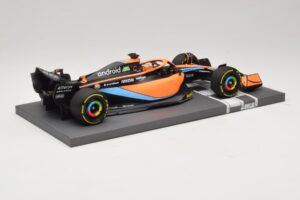 McLaren MCL36 #3 D. Ricciardo Bahrain GP 2022 Minichamps 1:18 537221803 Metal - imaginea 6 din 7