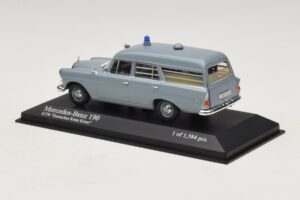 Mercedes 190 W110 Ambulanță DRK Minichamps 1:43 400037270 Metal - imaginea 3 din 4