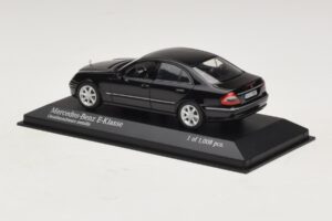 Mercedes E-Class W211 Negru Metalizat Minichamps 1:43 400036001 Metal - imaginea 3 din 4