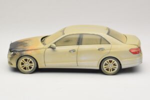 Mercedes E-Class W212 Ars Dubai Mașină De Artă Minichamps 1:18 MB008 Metal - imaginea 3 din 6