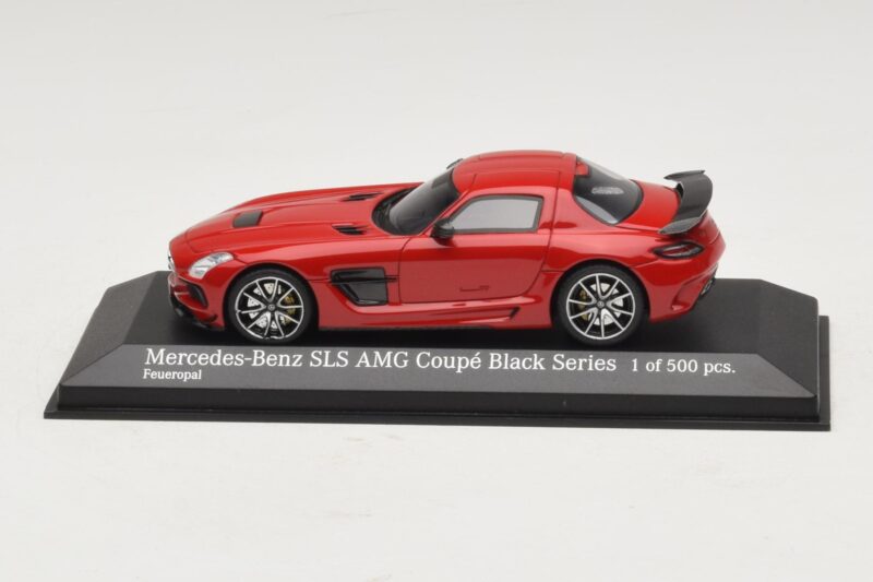 Mercedes SLS AMG C197 Black Series Roșu Minichamps 1:43 Mercedes SLS AMG C197 Black Series Roșu Minichamps 1:43 437033021 Metal