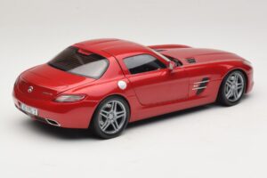 Mercedes SLS AMG C197 Roșu Metalizat Minichamps 1:18 100039020 Metal - imaginea 3 din 8