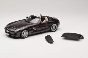Mercedes SLS AMG Sepang Brown Minichamps 1:18 B66960080 Metal - imaginea 3 din 9