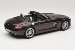 Mercedes SLS AMG Sepang Brown Minichamps 1:18 B66960080 Metal - imaginea 4 din 9