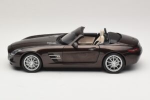 Mercedes SLS AMG Sepang Brown Minichamps 1:18 B66960080 Metal - imaginea 5 din 9