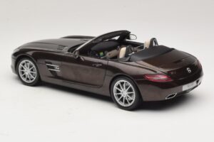 Mercedes SLS AMG Sepang Brown Minichamps 1:18 B66960080 Metal - imaginea 8 din 9