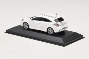 Opel Astra H OPC Nurburgring Edition Alb Minichamps 1:43 ASTRA005 Metal - imaginea 3 din 4