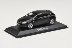 Opel Astra J Negru Minichamps 1:43 ASTRA006 Metal - imaginea 2 din 4