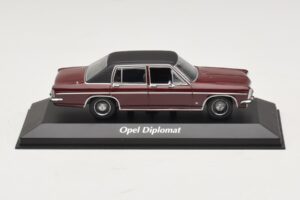 Opel Diplomat B Roșu Închis Maxichamps 1:43 940046071 Metal