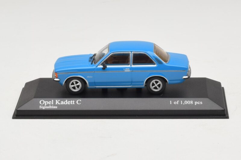 Opel Kadett C Albastru Minichamps 1:43 Opel Kadett C Albastru Minichamps 1:43 400048101 Metal