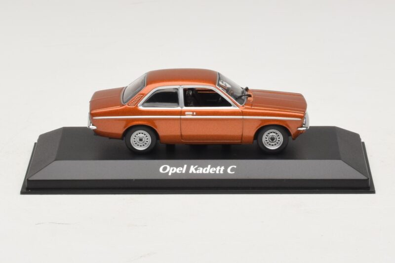 Opel Kadett C Bronz Metalizat Maxichamps 1:43 940045600 Metal