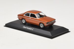 Opel Kadett C Bronz Metalizat Maxichamps 1:43 940045600 Metal - imaginea 3 din 4