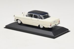 Opel Kapitan A Alb Minichamps 1:43 400048000 Metal - imaginea 3 din 4