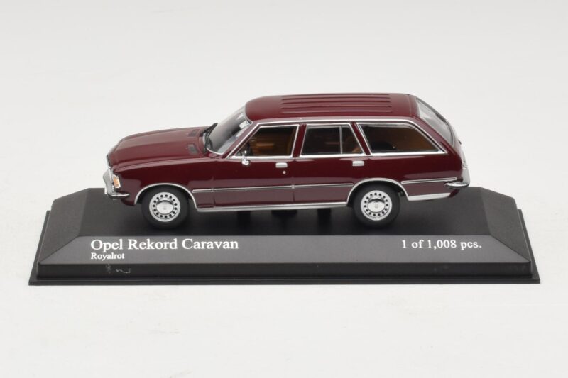 Opel Rekord D Caravan Roșu Minichamps 1:43 Opel Rekord D Caravan Roșu Minichamps 1:43 400044012 Metal