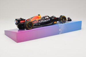 Oracle Red Bull Racing RB18 #11 S. Perez Miami GP 2022 Minichamps 1:18 113220511 Metal - imaginea 3 din 7
