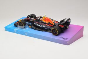 Oracle Red Bull Racing RB18 #11 S. Perez Miami GP 2022 Minichamps 1:18 113220511 Metal - imaginea 5 din 7