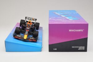 Oracle Red Bull Racing RB18 #11 S. Perez Miami GP 2022 Minichamps 1:18 113220511 Metal - imaginea 6 din 7