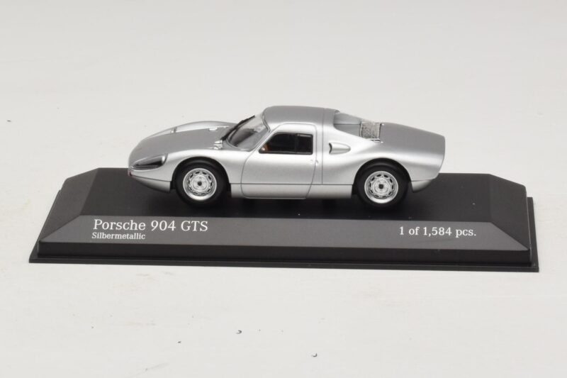 Porsche 904 GTS Argintiu Minichamps 1:43 Porsche 904 GTS Argintiu Minichamps 1:43 400065721 Metal