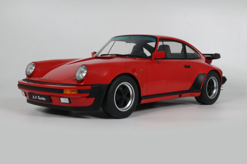 Porsche 911 930 Turbo 3.3 India Red GT Spirit 1:8 Porsche 911 930 Turbo 3.3 India Red GT Spirit 1:8 GTS802301 Rășină