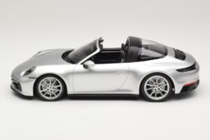 Porsche 911 992 Targa 4 GTS Argintiu Minichamps 1:18 WAP0211460RTRG Metal - imaginea 3 din 6