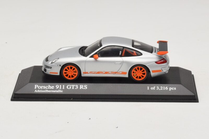 Porsche 911 997 GT3 RS Argintiu Minichamps 1:43 Porsche 911 997 GT3 RS Argintiu Minichamps 1:43 400066000 Metal