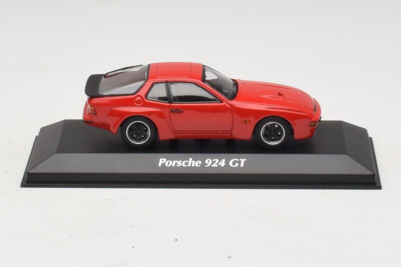 Porsche 924 GT Roșu Maxichamps 1:43 Porsche 924 GT Roșu Maxichamps 1:43 940066120 Metal