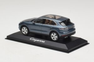 Porsche Cayenne E3 Blue Metallic Minichamps 1:43 WAP0203110J Metal - imaginea 3 din 4