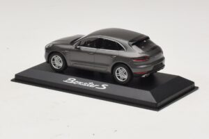 Porsche Macan S Diesel 95B Bronz Metalizat Minichamps 1:43 WAP0201510E Metal - imaginea 3 din 4