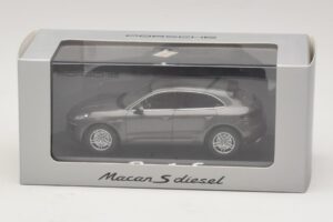 Porsche Macan S Diesel 95B Bronz Metalizat Minichamps 1:43 WAP0201510E Metal - imaginea 4 din 4
