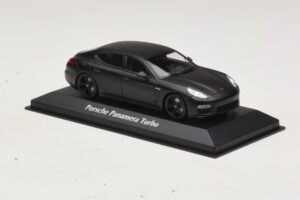 Porsche Panamera 970 Turbo Negru Mat Maxichamps 1:43 940062370 Metal - imaginea 3 din 4
