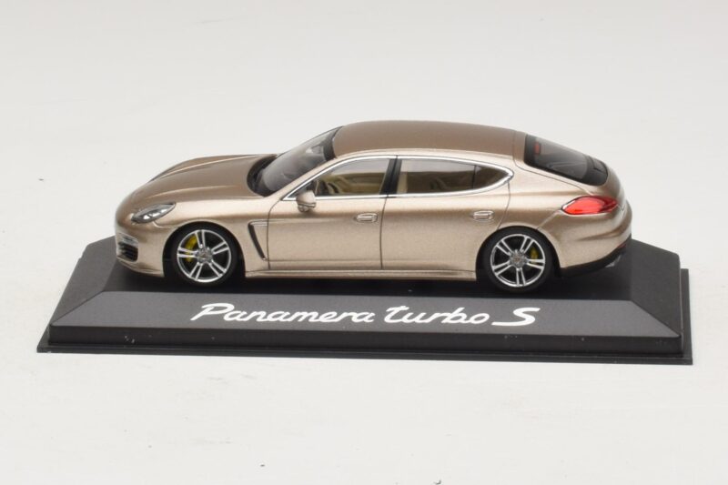 Porsche Panamera 970 Turbo S Bronz Metalizat Minichamps 1:43 Porsche Panamera 970 Turbo S Bronz Metalizat Minichamps 1:43 WAP0200600E Metal