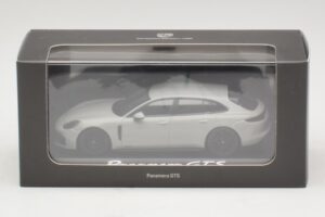 Porsche Panamera GTS 971 Chalk Grey Minichamps 1:43 WAP0207640J Metal - imaginea 4 din 4