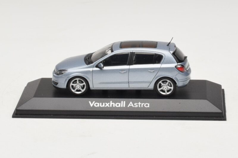 Vauxhall Astra H Sedan Albastru Deschis Metalizat Minichamps 1:43 ASTRA007 Metal