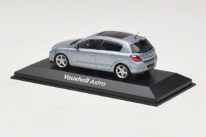 Vauxhall Astra H Sedan Albastru Deschis Metalizat Minichamps 1:43 ASTRA007 Metal - imaginea 3 din 4
