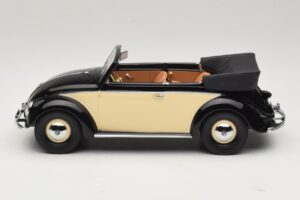 Volkswagen Beetle Cabriolet Negru Crem Minichamps 1:18 107054131 Rășină - imaginea 3 din 6