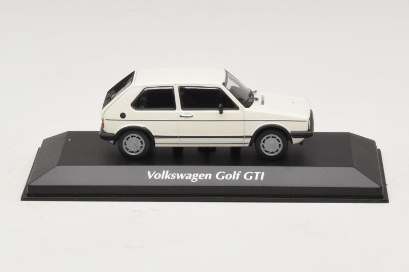 Volkswagen Golf GTI Mk1 Alb Maxichamps 1:43 Volkswagen Golf GTI Mk1 Alb Maxichamps 1:43 940055171 Metal