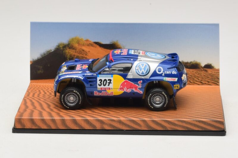 Volkswagen Race Touareg Red Bull #307 Ediție Dealer 2005 Minichamps 1:43 Volkswagen Race Touareg Red Bull #307 Ediție Dealer 2005 Minichamps 1:43 7LO099400PD307 Metal