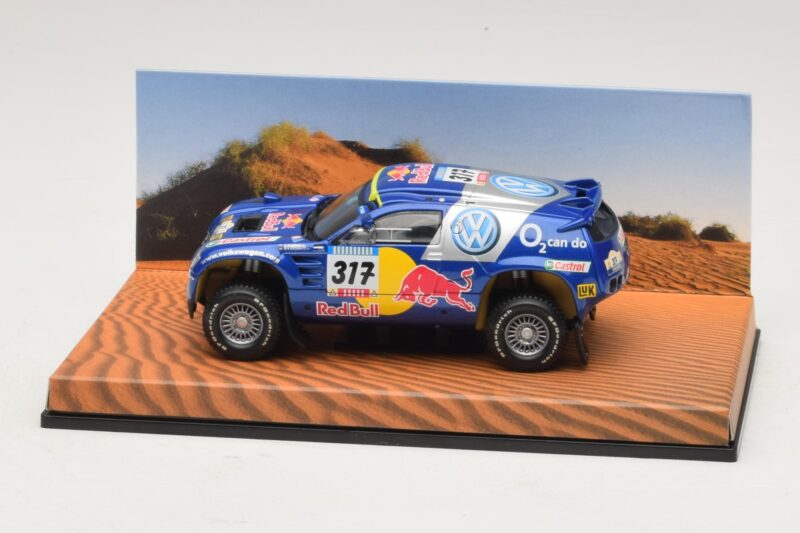 Volkswagen Race Touareg Red Bull #317 Ediție Dealer 2005 Minichamps 1:43 Volkswagen Race Touareg Red Bull #317 Ediție Dealer 2005 Minichamps 1:43 7LO099400PD317 Metal