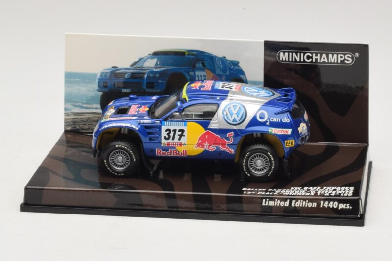 Volkswagen Race Touareg Red Bull #317 Gordon / von Zitzewitz Dakar Rally 2005 Minichamps 1:43 Volkswagen Race Touareg Red Bull #317 Gordon / von Zitzewitz Dakar Rally 2005 Minichamps 1:43 436055317 Metal