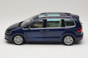 Volkswagen Sharan Blue Metallic Minichamps 1:18 110051000 Metal - imaginea 4 din 8