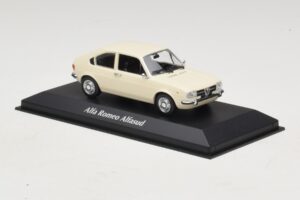 Alfa Romeo Alfasud Alb Maxichamps 1:43 940120101 Metal - imaginea 3 din 5