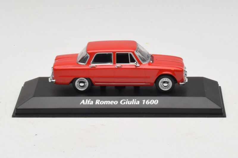Alfa Romeo Giulia 1600 Roșu Maxichamps 1:43 940120901 Metal