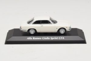 Alfa Romeo Giulia Sprint GTA Alb Maxichamps 1:43 Alfa Romeo Giulia Sprint GTA Alb Maxichamps 1:43 940120441 Metal